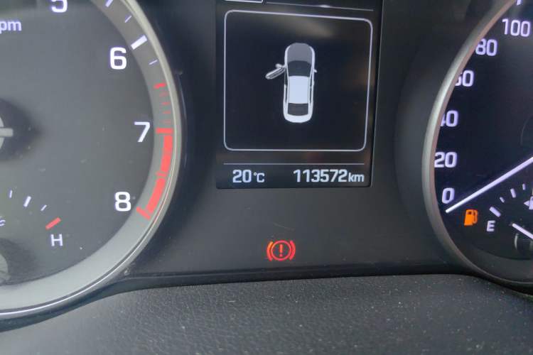 Used Hyundai Elantra (6th Generation / Lingdong) 2018 1.6L Automatic 15th Anniversary Special Edition Odometer Close Up