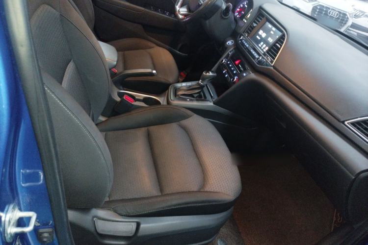 Used Hyundai Elantra (6th Generation / Lingdong) 2018 1.4T Dual-Clutch Xuan Dong · Dynamic Edition Right Front Seat
