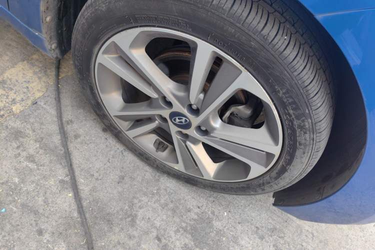 Used Hyundai Elantra (6th Generation / Lingdong) 2018 1.6L Automatic 15th Anniversary Special Edition Right Front Wheel Hub