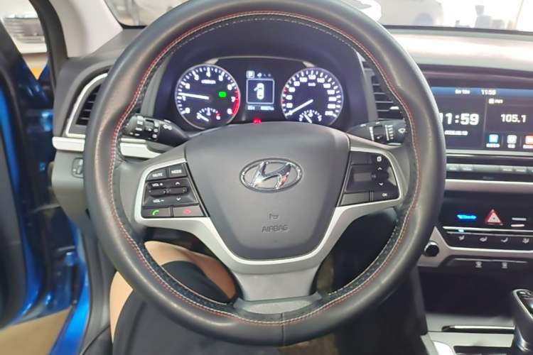 Used Hyundai Elantra (6th Generation / Lingdong) 2018 1.6L Automatic 15th Anniversary Special Edition Steering Wheel
