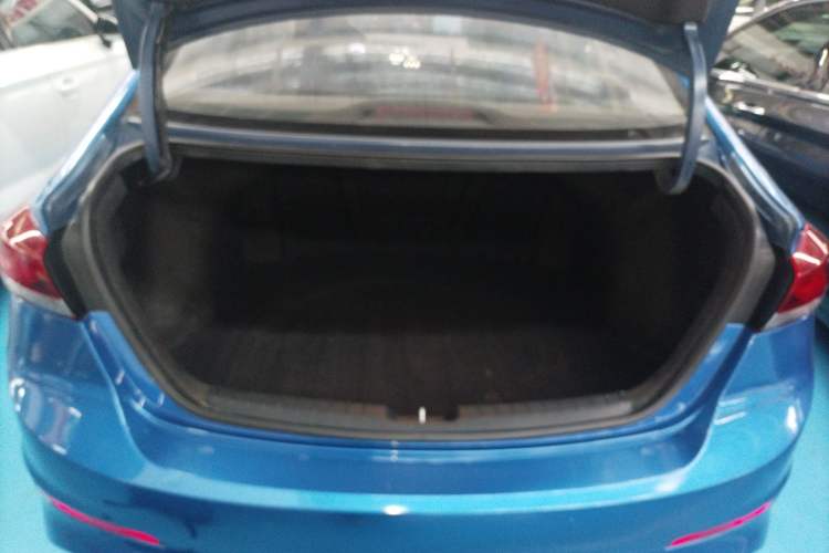 Used Hyundai Elantra (6th Generation / Lingdong) 2018 1.4T Dual-Clutch Xuan Dong · Dynamic Edition Trunk
