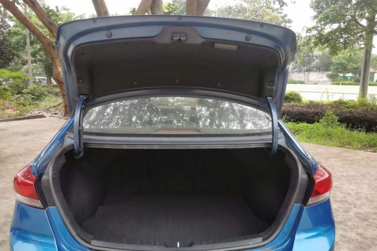 Used Hyundai Elantra (6th Generation / Lingdong) 2018 1.4T Dual-Clutch Xuan Dong · Dynamic Edition Trunk