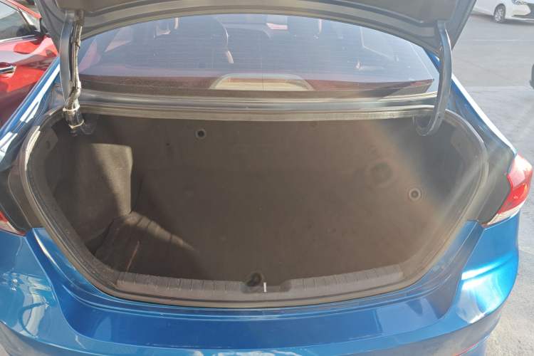 Used Hyundai Elantra (6th Generation / Lingdong) 2018 1.4T Dual-Clutch Xuan Dong · Dynamic Edition Trunk