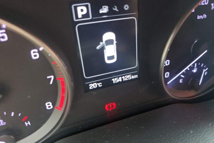 Used Hyundai Elantra (6th Generation / Lingdong) 2018 1.6L Automatic 15th Anniversary Special Edition Odometer Close Up