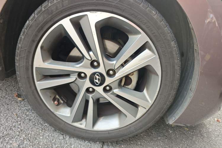 Used Hyundai Elantra (6th Generation / Lingdong) 2018 1.6L Automatic 15th Anniversary Special Edition Right Front Wheel Hub