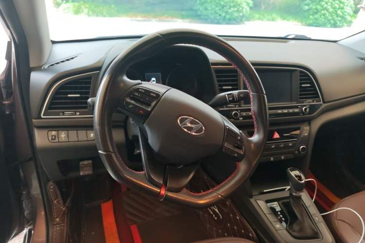 Used Hyundai Elantra (6th Generation / Lingdong) 2018 1.4T Dual-Clutch Xuan Dong · Dynamic Edition Steering Wheel