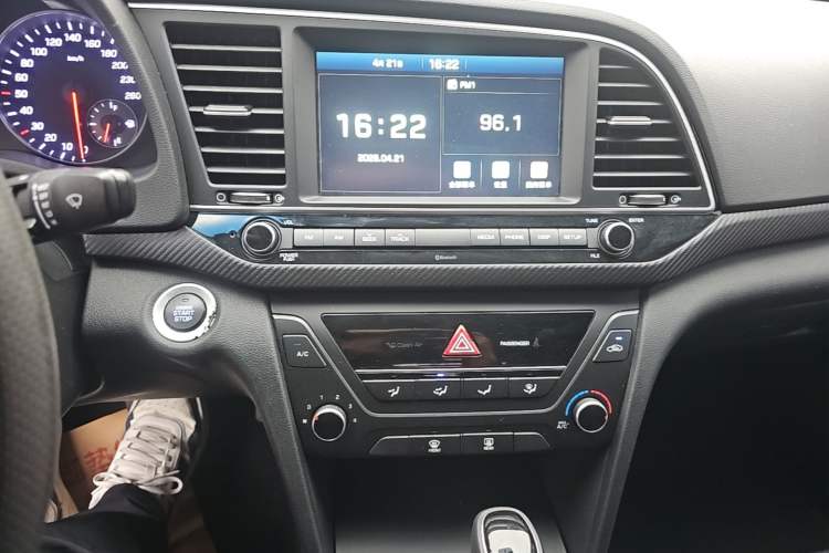 Used Hyundai Elantra (6th Generation / Lingdong) 2018 1.4T Dual-Clutch Xuan Dong · Dynamic Edition Audio And AC Panel