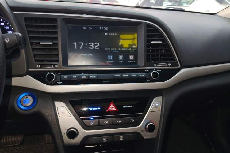 Used Hyundai Elantra (6th Generation / Lingdong) 2018 1.6L Automatic 15th Anniversary Special Edition Audio And AC Panel