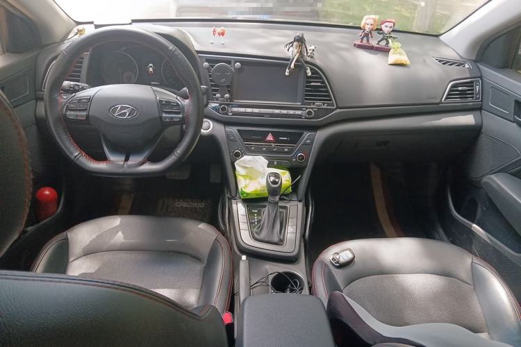 Used Hyundai Elantra (6th Generation / Lingdong) 2018 1.4T Dual-Clutch Xuan Dong · Dynamic Edition Center Console