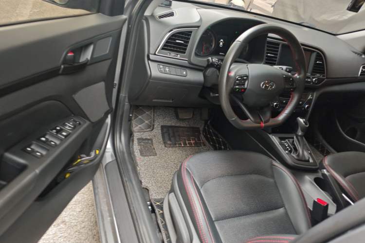 Used Hyundai Elantra (6th Generation / Lingdong) 2018 1.4T Dual-Clutch Xuan Dong · Dynamic Edition Driver Seat