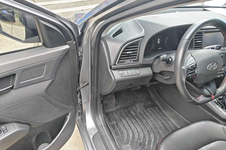 Used Hyundai Elantra (6th Generation / Lingdong) 2018 1.4T Dual-Clutch Xuan Dong · Dynamic Edition Driver Seat