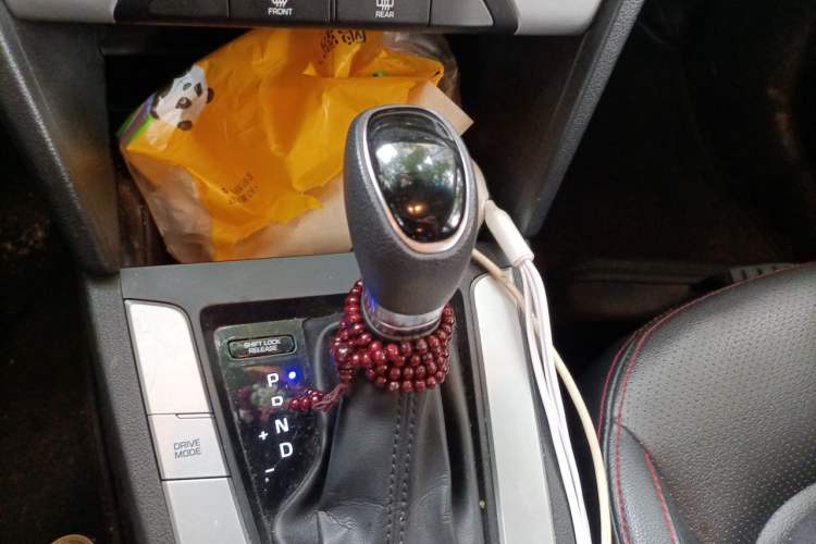 Used Hyundai Elantra (6th Generation / Lingdong) 2018 1.6L Automatic 15th Anniversary Special Edition Gear Lever