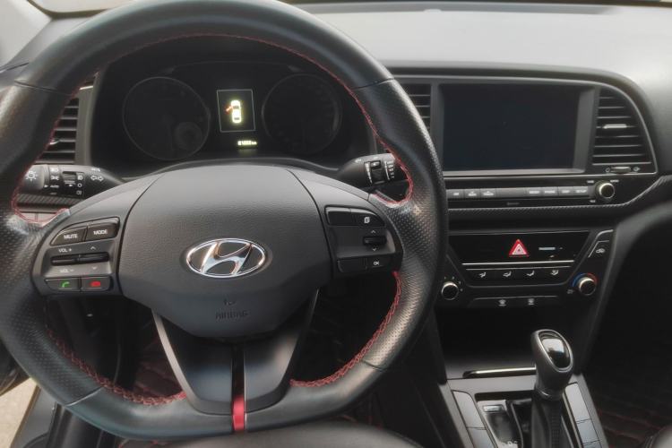 Used Hyundai Elantra (6th Generation / Lingdong) 2018 1.4T Dual-Clutch Xuan Dong · Dynamic Edition Interior 1