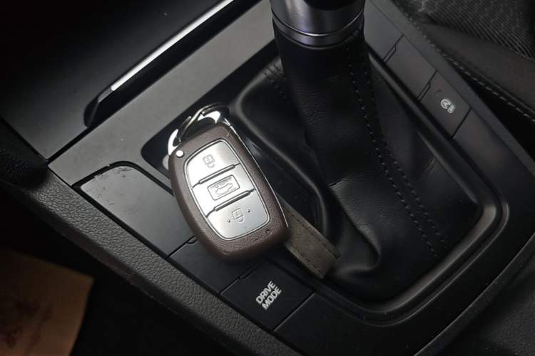 Used Hyundai Elantra (6th Generation / Lingdong) 2018 1.4T Dual-Clutch Xuan Dong · Dynamic Edition Interior 1