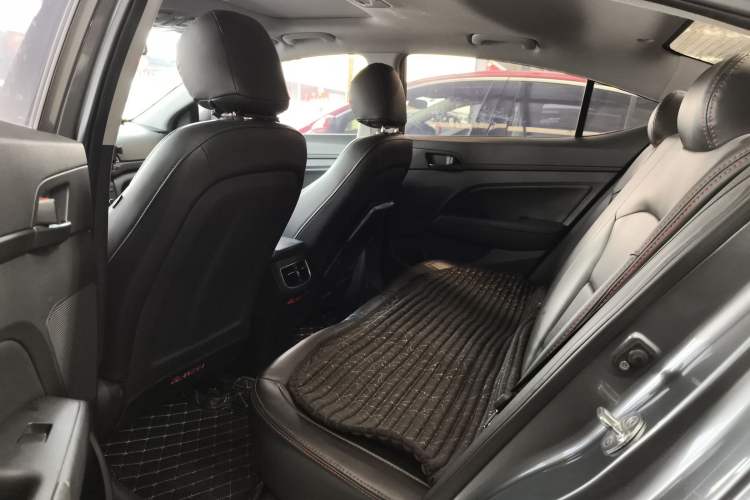 Used Hyundai Elantra (6th Generation / Lingdong) 2018 1.4T Dual-Clutch Xuan Dong · Dynamic Edition Interior 1