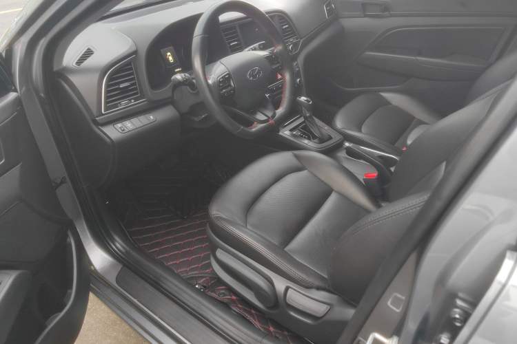 Used Hyundai Elantra (6th Generation / Lingdong) 2018 1.4T Dual-Clutch Xuan Dong · Dynamic Edition Interior 2