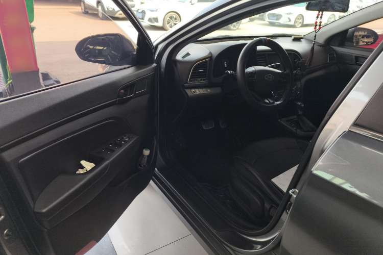 Used Hyundai Elantra (6th Generation / Lingdong) 2018 1.4T Dual-Clutch Xuan Dong · Dynamic Edition Interior 2