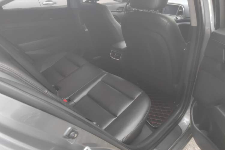 Used Hyundai Elantra (6th Generation / Lingdong) 2018 1.4T Dual-Clutch Xuan Dong · Dynamic Edition Interior 5