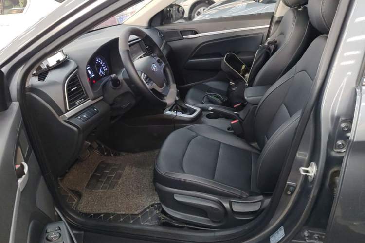 Used Hyundai Elantra (6th Generation / Lingdong) 2018 1.6L Automatic 15th Anniversary Special Edition Left Front Seat