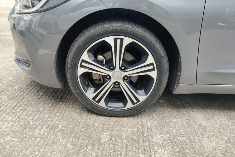 Used Hyundai Elantra (6th Generation / Lingdong) 2018 1.4T Dual-Clutch Xuan Dong · Dynamic Edition Left Front Wheel Hub