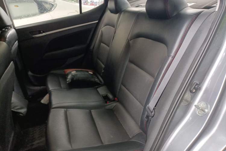 Used Hyundai Elantra (6th Generation / Lingdong) 2018 1.6L Automatic 15th Anniversary Special Edition Left Rear Seat