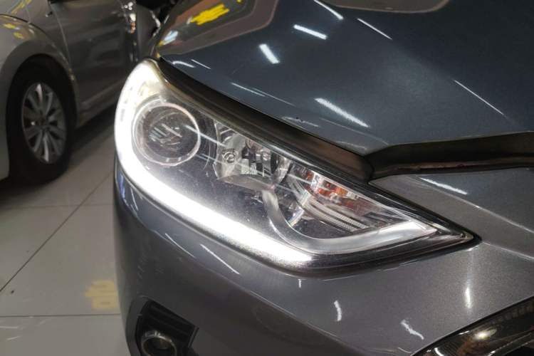 Used Hyundai Elantra (6th Generation / Lingdong) 2018 1.6L Automatic 15th Anniversary Special Edition Right Front Headlight