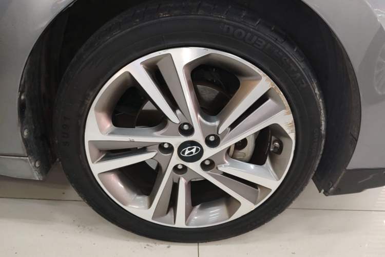 Used Hyundai Elantra (6th Generation / Lingdong) 2018 1.6L Automatic 15th Anniversary Special Edition Right Front Wheel Hub