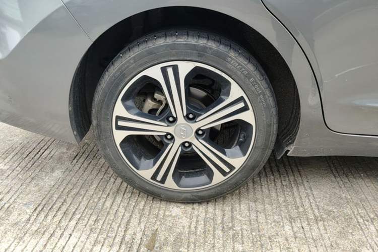 Used Hyundai Elantra (6th Generation / Lingdong) 2018 1.4T Dual-Clutch Xuan Dong · Dynamic Edition Right Rear Wheel Hub