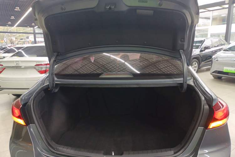 Used Hyundai Elantra (6th Generation / Lingdong) 2018 1.4T Dual-Clutch Xuan Dong · Dynamic Edition Trunk