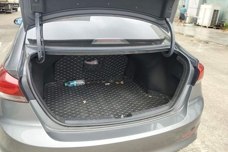 Used Hyundai Elantra (6th Generation / Lingdong) 2018 1.4T Dual-Clutch Xuan Dong · Dynamic Edition Trunk