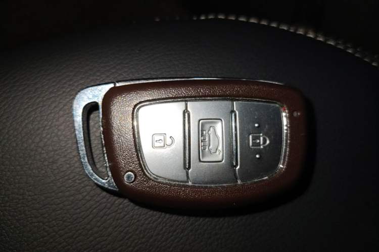 Used Hyundai Elantra (6th Generation / Lingdong) 2018 1.6L Automatic 15th Anniversary Special Edition Vehicle Key