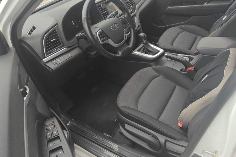 Used Hyundai Elantra (6th Generation / Lingdong) 2018 1.6L Automatic 15th Anniversary Special Edition Driver Seat