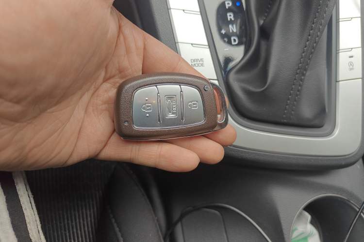 Used Hyundai Elantra (6th Generation / Lingdong) 2018 1.6L Automatic 15th Anniversary Special Edition Interior 1