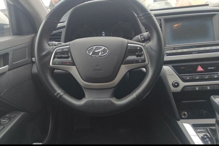Used Hyundai Elantra (6th Generation / Lingdong) 2018 1.6L Automatic 15th Anniversary Special Edition Interior 3