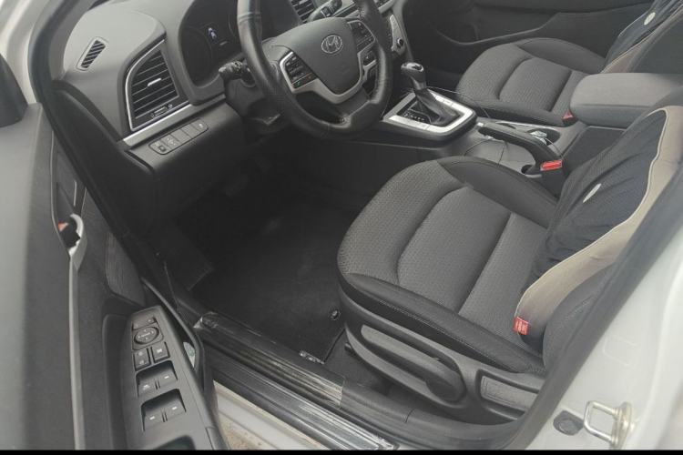 Used Hyundai Elantra (6th Generation / Lingdong) 2018 1.6L Automatic 15th Anniversary Special Edition Interior 4