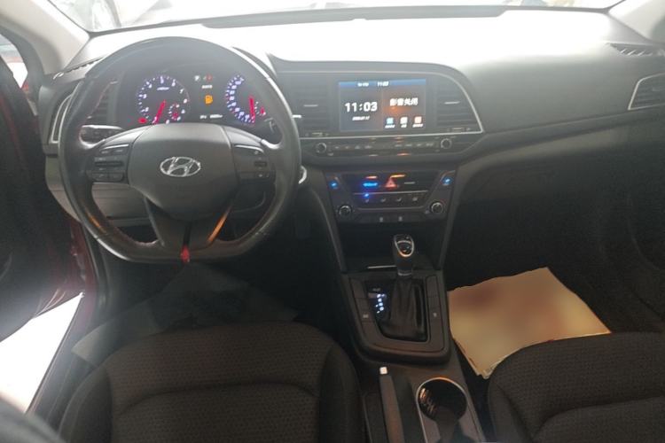 Used Hyundai Elantra (6th Generation / Lingdong) 2018 1.4T Dual-Clutch Xuan Dong · Dynamic Edition Center Console