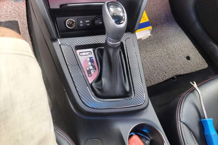 Used Hyundai Elantra (6th Generation / Lingdong) 2018 1.4T Dual-Clutch Xuan Dong · Dynamic Edition Gear Lever