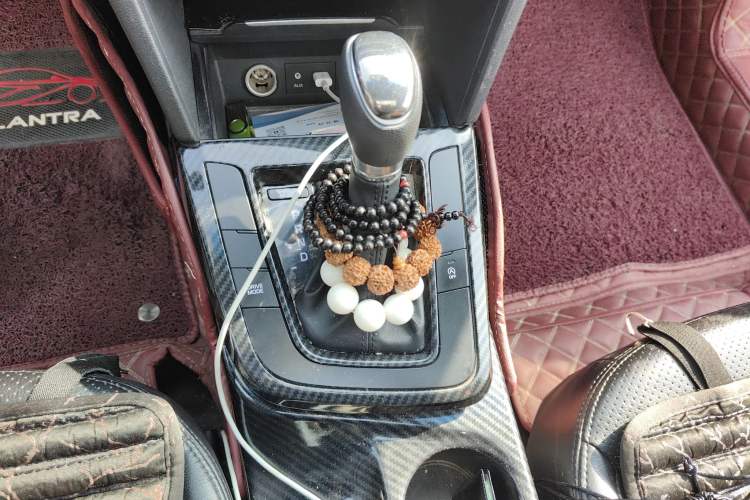 Used Hyundai Elantra (6th Generation / Lingdong) 2018 1.4T Dual-Clutch Xuan Dong · Dynamic Edition Gear Lever