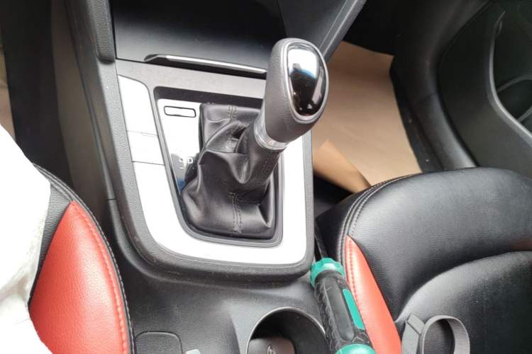 Used Hyundai Elantra (6th Generation / Lingdong) 2018 1.6L Automatic 15th Anniversary Special Edition Gear Lever