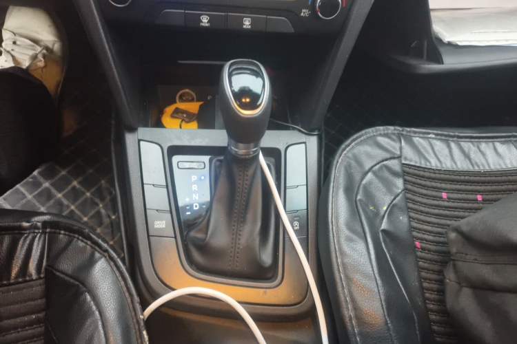 Used Hyundai Elantra (6th Generation / Lingdong) 2018 1.4T Dual-Clutch Xuan Dong · Dynamic Edition Gear Lever