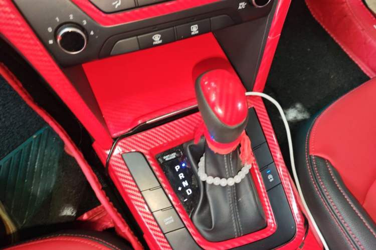 Used Hyundai Elantra (6th Generation / Lingdong) 2018 1.4T Dual-Clutch Xuan Dong · Dynamic Edition Gear Lever