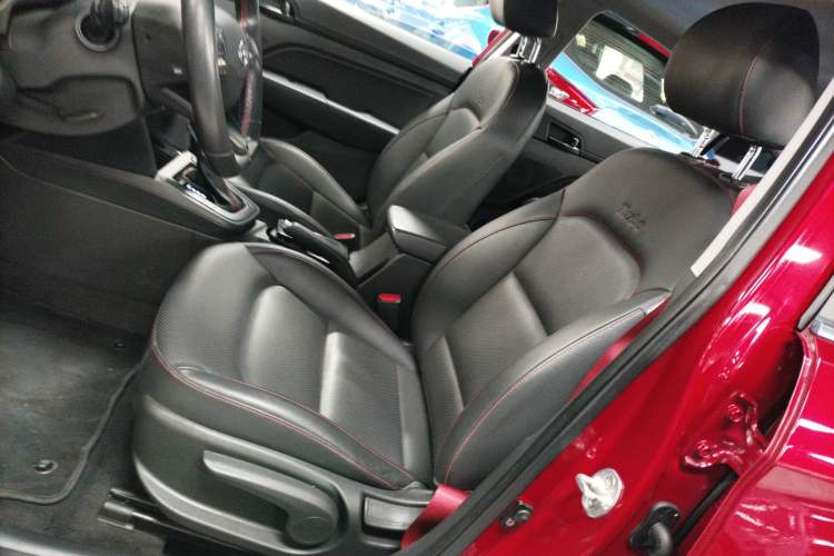 Used Hyundai Elantra (6th Generation / Lingdong) 2018 1.4T Dual-Clutch Xuan Dong · Dynamic Edition Left Front Seat