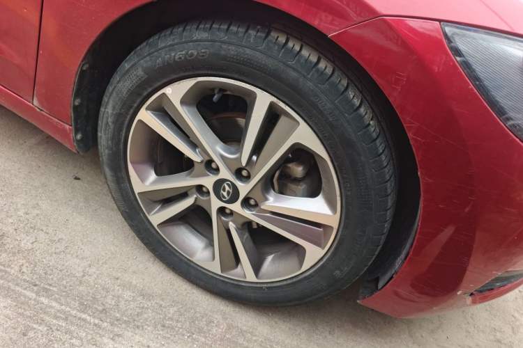 Used Hyundai Elantra (6th Generation / Lingdong) 2018 1.6L Automatic 15th Anniversary Special Edition Right Front Wheel Hub