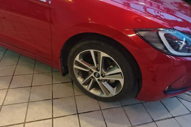 Used Hyundai Elantra (6th Generation / Lingdong) 2018 1.6L Automatic 15th Anniversary Special Edition Right Front Wheel Hub