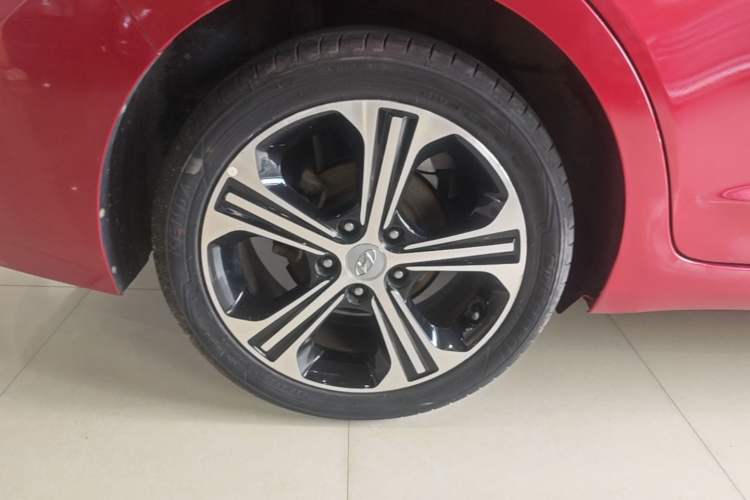 Used Hyundai Elantra (6th Generation / Lingdong) 2018 1.4T Dual-Clutch Xuan Dong · Dynamic Edition Right Rear Wheel Hub