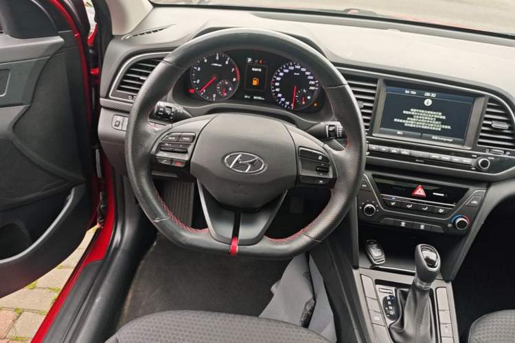 Used Hyundai Elantra (6th Generation / Lingdong) 2018 1.4T Dual-Clutch Xuan Dong · Dynamic Edition Steering Wheel