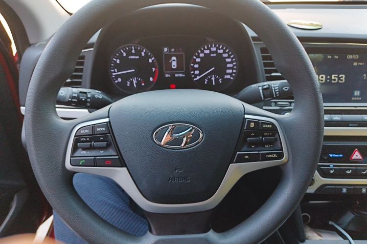 Used Hyundai Elantra (6th Generation / Lingdong) 2018 1.6L Automatic 15th Anniversary Special Edition Steering Wheel