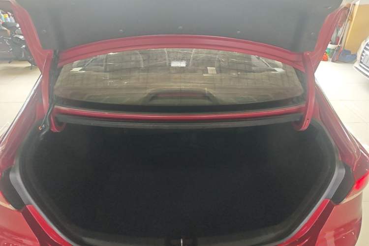 Used Hyundai Elantra (6th Generation / Lingdong) 2018 1.4T Dual-Clutch Xuan Dong · Dynamic Edition Trunk