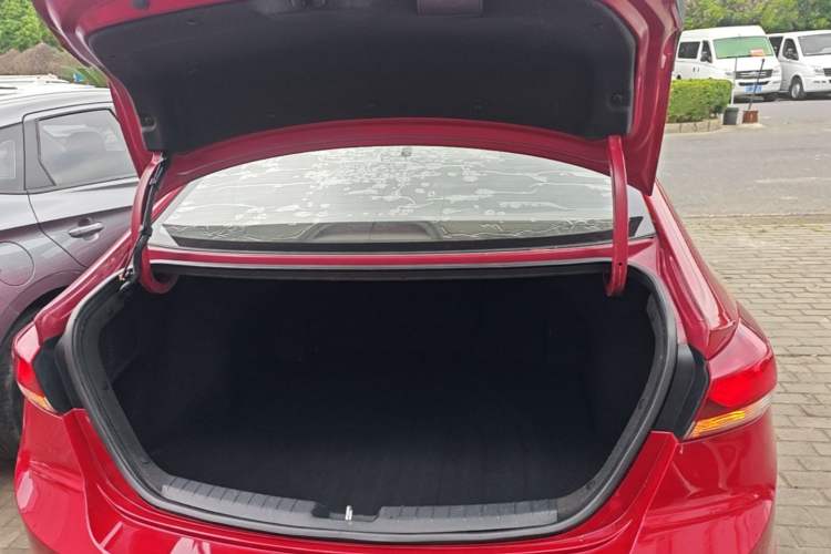 Used Hyundai Elantra (6th Generation / Lingdong) 2018 1.4T Dual-Clutch Xuan Dong · Dynamic Edition Trunk