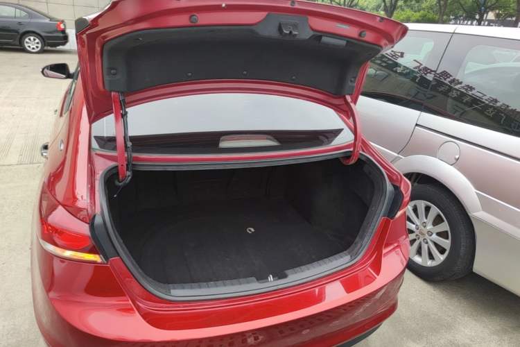 Used Hyundai Elantra (6th Generation / Lingdong) 2018 1.6L Automatic 15th Anniversary Special Edition Trunk